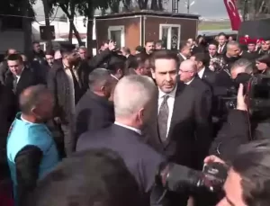 Depremin 2’nci yıl dönümünde, bakanlardan mezarlık ziyareti