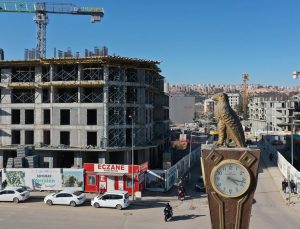 Depremlerin yıkıma neden olduğu il merkezleri görüntülendi