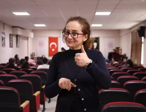 Depremzede İşaret Dili Öğretmeninin Yeni Hayatı