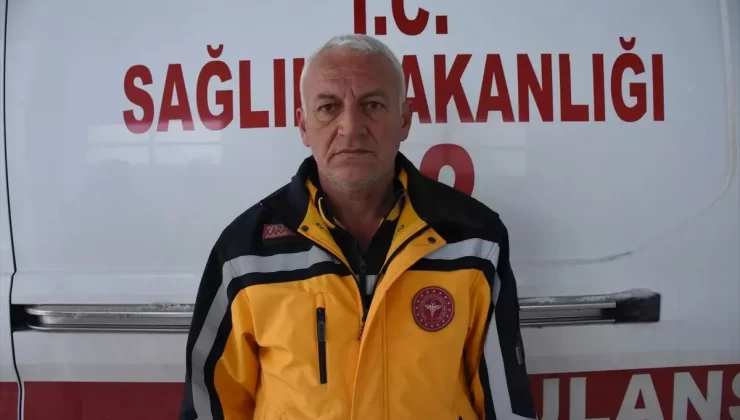 Depremzede Tekniker, Ambulansların Bakımını Üstleniyor