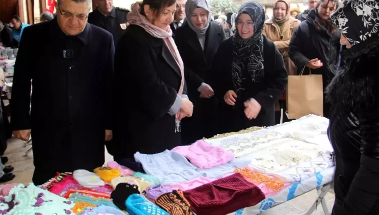 Depremzedeler İçin Kermes Düzenlendi