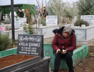 Diyarbakır’da Depremzedeler Mezarları Ziyaret Etti