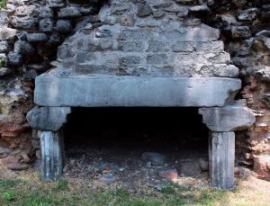 Doğu Roma devrinde geçiş kapısıydı: Bin 500 yıllık tarihi yapının son hali içler acısı