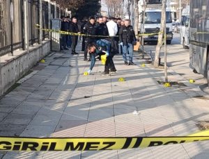 Dolmuşçular arasında silahlı ve bıçaklı kavga: İki kişi ağır yaralandı