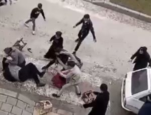 Duruşma sonrası tabure ve sopalarla birbirlerine girdiler: 9 gözaltı