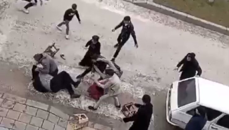 Duruşma sonrası tabure ve sopalarla birbirlerine girdiler: 9 gözaltı