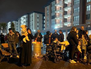 Ebrar Sitesi’nde hüzünlü yıl dönümü: Bin 400 kişi hayatını kaybetti