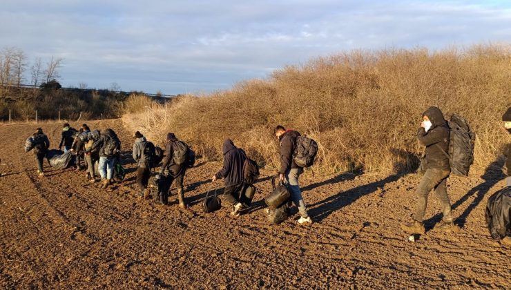 Edirne’de 18 sistemsiz göçmen yakalandı