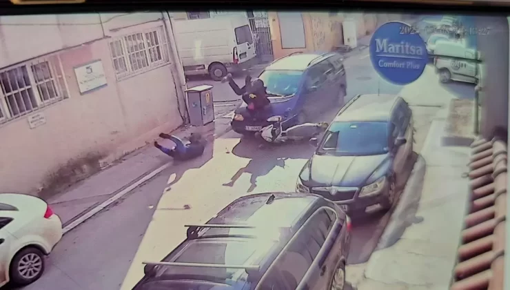 Edirne’de Otomobil ile Motosiklet Çarpıştı: 2 Yaralı