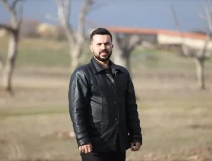 Efe Çakmak’tan Kanser Farkındalığı İçin Türkü