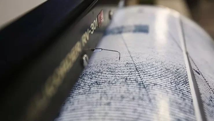 Ege Denizi’nde arka arda 4.8 ve 4.3’lük deprem! Santorini Adası’nda artan sismik hareketlilik nedeniyle bölgeden çok sayıda kişi ayrıldı