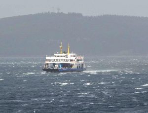 Ege Denizi’nde fırtına uyarısı: Kimi feribot seferleri iptal edildi