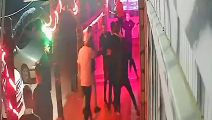 Eğlence Merkezinde Bıçaklı Kavga: Bir Kişi Hayatını Kaybetti