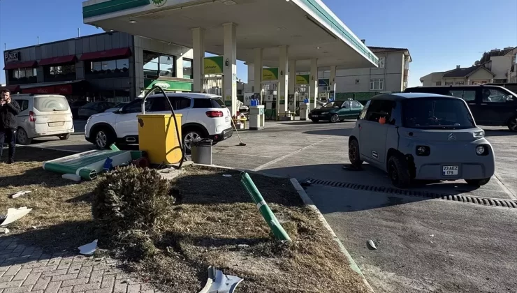 Elazığ’da 3 aracın karıştığı kazada 1 kişi yaralandı