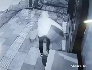 Elazığ’da Hırsızlık Kamerada