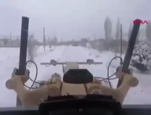 Elazığ’da Kar Yağışı Sonrası 258 Köy Yolu Ulaşıma Açıldı