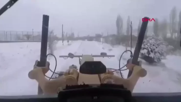Elazığ’da Kar Yağışı Sonrası 258 Köy Yolu Ulaşıma Açıldı