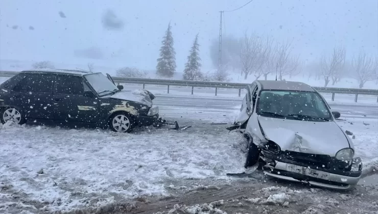 Elazığ’da Trafik Kazası: 5 Yaralı