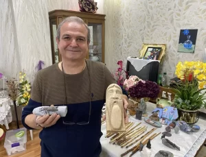 Emekli Orman Mühendisi Tabiattan Topladığı Gereçlerle Sanat Yapıyor