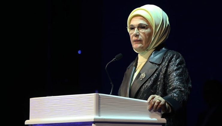 Emine Erdoğan, zelzele felaketinde verilen kayıpları andı