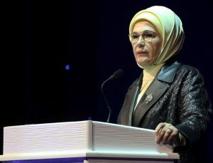 Emine Erdoğan’dan sigara uyarısı
