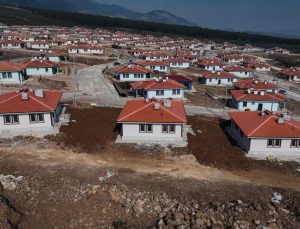 “Endonezya Köyü”nün açılışı yapıldı:  37 konut depremzedelere teslim edildi