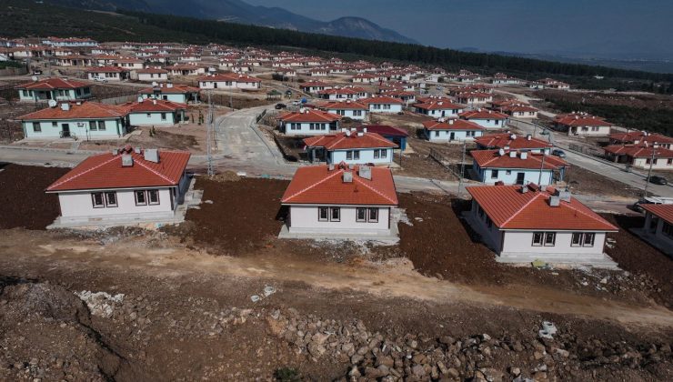 “Endonezya Köyü”nün açılışı yapıldı:  37 konut depremzedelere teslim edildi