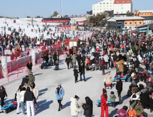 Erciyes Kayak Merkezi’nde Sömestir Yoğunluğu