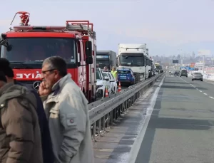 Erzincan’da Tır-Otomobil Kazası: 3 Yaralı