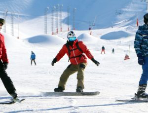 Erzurum’da sömestir tatilinde Palandöken’de yoğunluk sürüyor
