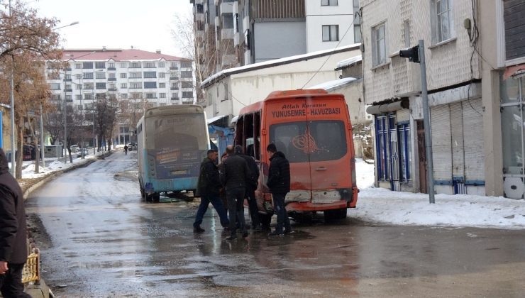 Erzurum’da trafik kazası: 4 kişi yaralandı