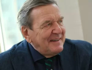 Eski Almanya Başbakanı Gerhard Schröder Tükenmişlik Sendromu Nedeniyle Tedavi Altında