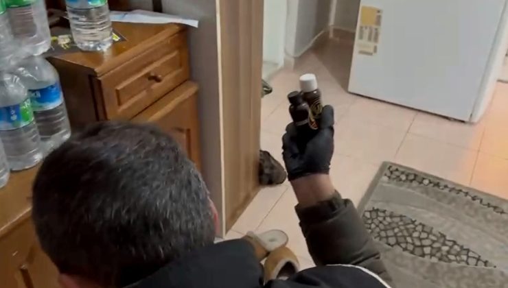 Etil alkolü su şişelerine, içki kitini ayakkabılığa gizlemiş