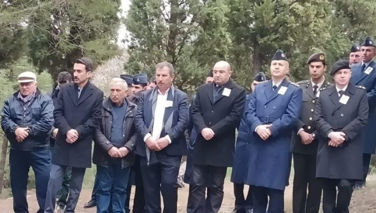 Evinde yanarak hayatını kaybeden Kıbrıs gazisi, askeri törenle defnedildi