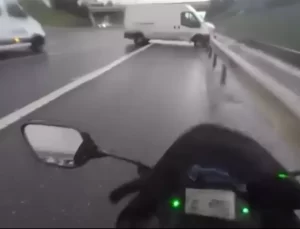 EYÜPSULTAN ve ÇEKMEKÖY’de Makas Atan Sürücüler Kazaya Neden Oldu