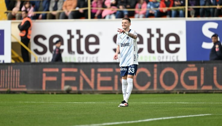 Fenerbahçe’de Sebastian Szymanski, cezalı duruma düştü