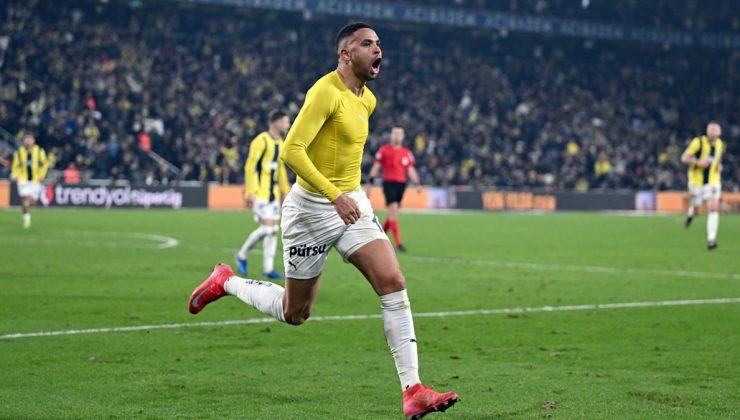 Fenerbahçe’nin golcüleri Kadıköy’ü bayram yerine çevirdi