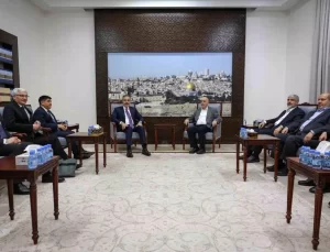 Fidan, Katar’da Hamas ile görüştü