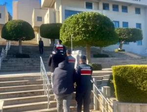 Firar Eden Tutuklu Taksinin Bagajında Yakalandı