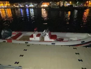 Foça’da Sahipsiz Lastik Bot Bulundu