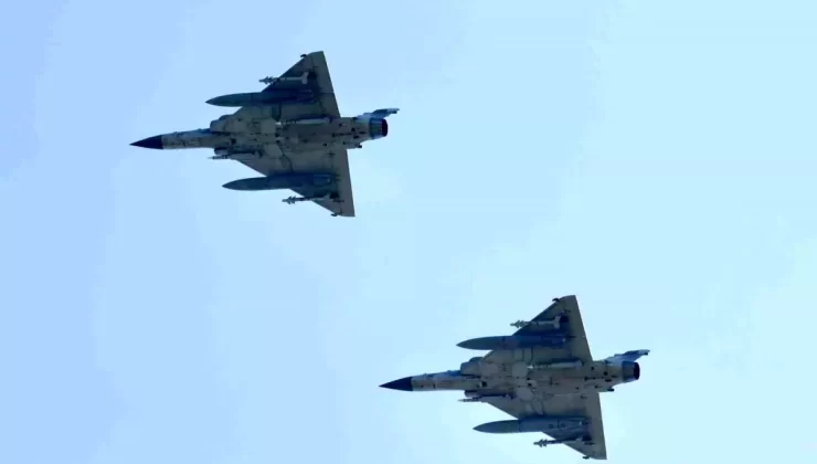 Fransa, Ukrayna’ya İlk Mirage 2000 Uçaklarını Teslim Etti