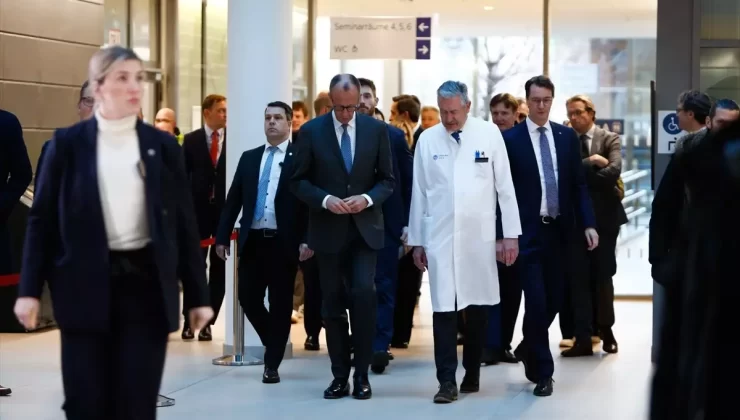 Friedrich Merz Köln’de Protesto Edildi