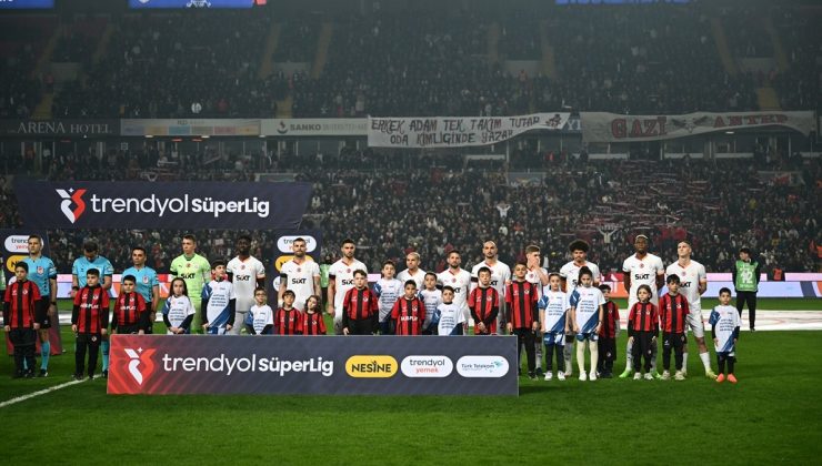 Galatasaray’da 4 futbolcu cezalı duruma düştü