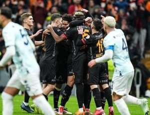 Galatasaray’ın ingilizce hesabından Adana Demirspor paylaşımı