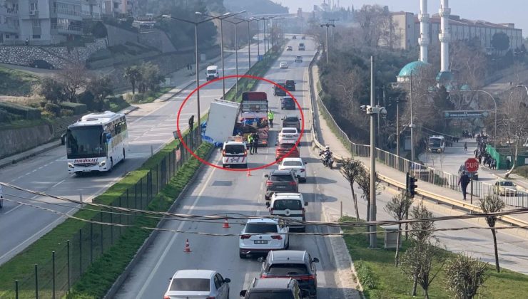 Gemlik karayolunda tehlikeli anlar: Kontrol paneli refüje düştü