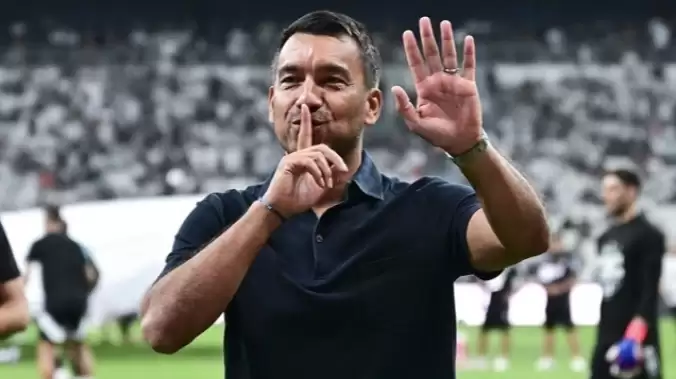 Giovanni van Bronckhorst’tan değişik Beşiktaş mazereti: “Elbette imkansızdı”