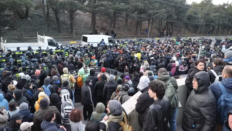 Gürcistan’da AB Yanlısı Protestolar Sürüyor