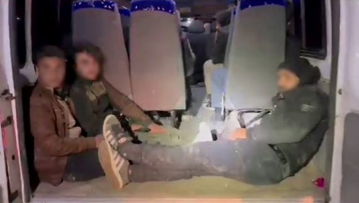 Hatay’da minibüsle göçmen kaçıranlar yakayı ele verdi