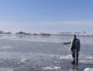 Hava sıcaklığı eksi 10 dereceye fikir 40 kilometrekarelik göl buz tuttu