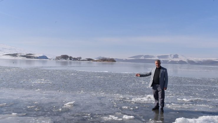 Hava sıcaklığı eksi 10 dereceye fikir 40 kilometrekarelik göl buz tuttu